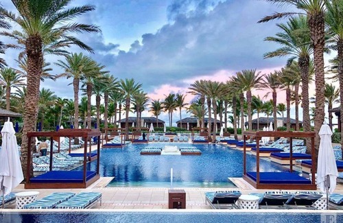 Paradise Island Eigentumswohnung | 2BR Oceanfront Suite – The Reef Atlantis, Full Kitchen & Balcony Sleeps 9