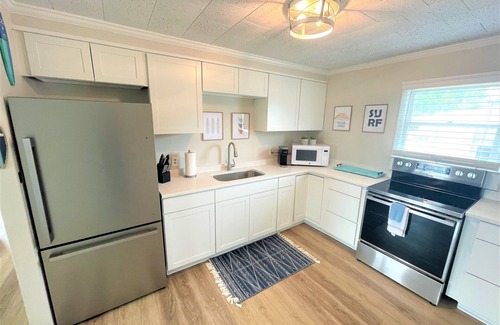 Emerald Isle Haus | 2BR oceanside duplex, steps from beach, dog friendly at no add't fee