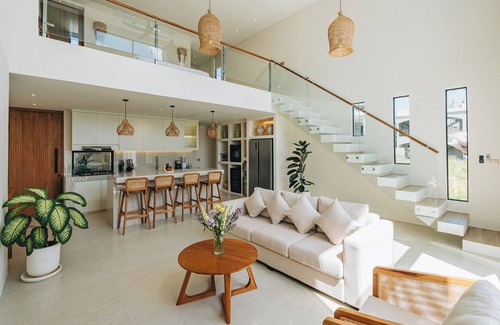 Munggu Villa | 2BR Serenity Villa in Seseh – Near the Beach Hybrid