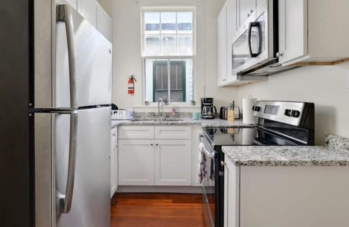 Saint Roch Haus | 2BR Steps to Music + Food | Pet Friendly