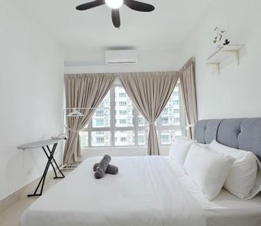 Salak South Wohnung | 2BR unit in Razak City Residence by Lisa Homestay