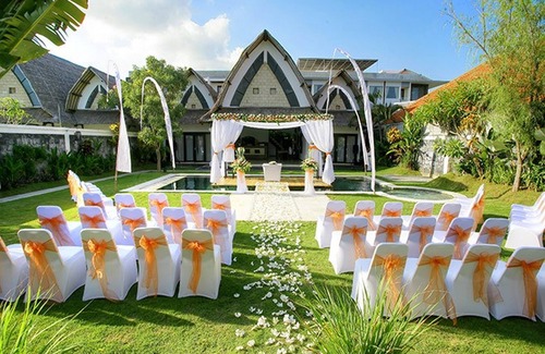 Nakula Villa | 2BR Villa in the center of the lively Seminyak - Traditional Balinese vibes!