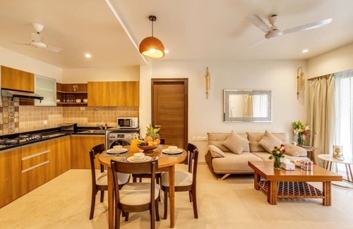 Saunta Vaddo Wohnung | 2BR w Pool Sauna 2km to Baga Calangute Beach