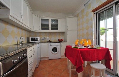 Olhos D'Agua Wohnung | 2BR w/ Pool & Sea View – Olhos d'Água