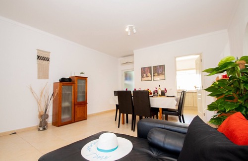Portimao Wohnung | FANTASTIC APARTMENT WITH AIR CON, FREE WI-FI, RESORT W/ AMAZING AMENITIES