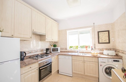 Portimao Wohnung | FANTASTIC APARTMENT WITH AIR CON, FREE WI-FI, RESORT W/ AMAZING AMENITIES