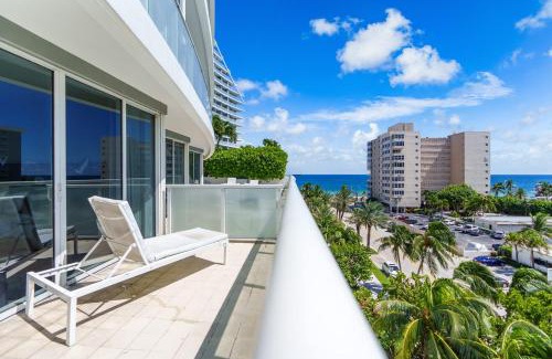 Central Beach Wohnung | 2BR W Residence FLL, OCEAN VIEWS, Infinity pool, hot tub, large balcony, easy amentiy access
