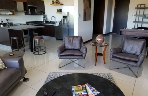 Playa Hermosa Wohnung | Luxusapartment zu Fuß zum Strand.