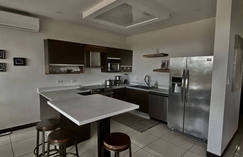 Playa Hermosa Wohnung | Luxusapartment zu Fuß zum Strand.