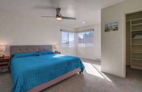 Village of La Jolla Haus | 2nd floor A-C steps to beach downtown La Jolla