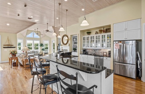 Emerald Isle Haus | Upscale 2. Strandhaus W / Ansichten, privater Pool, Whirlpool, Halb privater Strand Gehweg