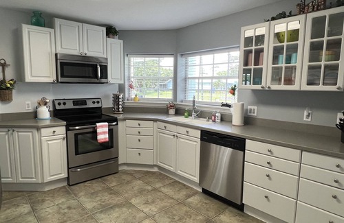 Sebastian Highlands Haus | 3/2 with Heated Pool - Tranquil Tropical Escape