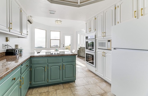Brookings Haus | 3-Acre Property: Beachfront Home in Smith River!