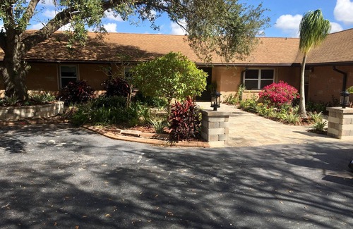Southside Rural Community Haus | Wunderschöne Waterfront 3500 SF Pool Home, 2. 5 Hektar auf dem Little Manatee River