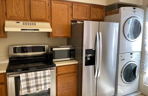 Fairland Haus | 3 bed/ 1.5 bath in a Beautiful Townhouse