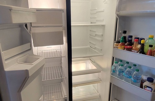 Magna Haus | 3 Bed 1 Bath in SL county. Enjoy quiet country living close to Salt Lake City.