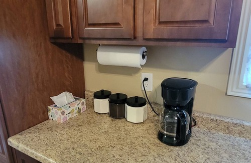 Magna Haus | 3 Bed 1 Bath in SL county. Enjoy quiet country living close to Salt Lake City.