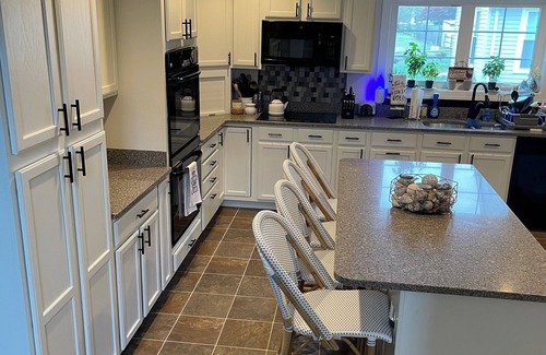 Mayo Haus | 3-bed 3 bath home in Edgewater MD on the beach, 25 min from USNA and Annapolis.