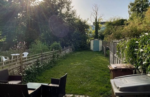 Chelmsford Wohnung | 3-bed Chelmsford apt w/ garden