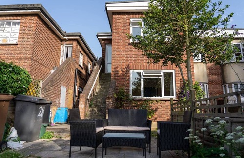 Chelmsford Wohnung | 3-bed Chelmsford apt w/ garden