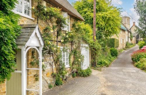 South Perrott Haus | 3 Bed in Beaminster 87914