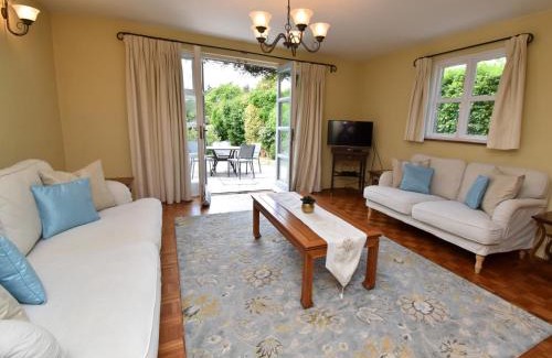 Corfe Castle Village Haus | 3 Bed in Corfe Castle DC084