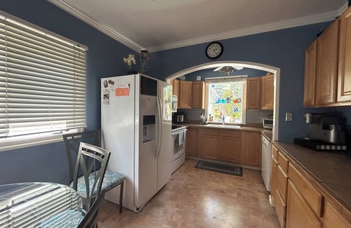 Lower Rattlesnake Haus | 3-bed Mountain View home, Walkable to The UofM, Creek, Hiking trails, GO GRIZ!