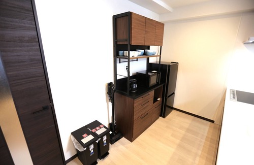 Joto Wohnung | 3 bed room max 6 persons! Easy access to Namba and Shinsaibashi! 4 min.