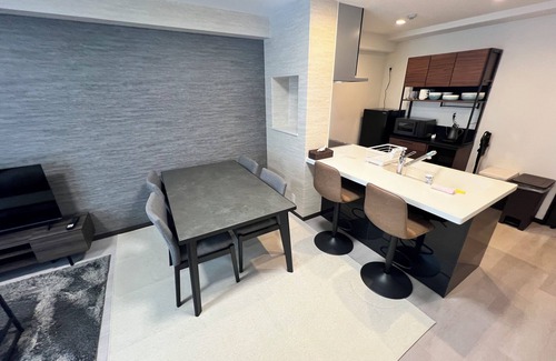 Joto Wohnung | 3 bed room max 6 persons! Easy access to Namba and Shinsaibashi! 4 min.