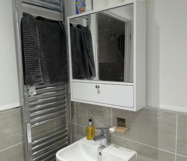 Bilston Haus | 3 bed spacious room in a new build house