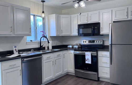 West Plains Haus | 3 Bedroom 1 Large Bath, w/Fenced Back Yard! 3 Miles from West Plains!