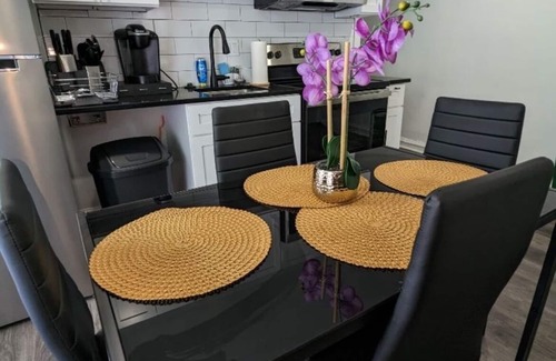 Primos Secane Wohnung | 3-bedroom 1bath Luxury house with parking WiFi, AC in fabulous Philadelphia.