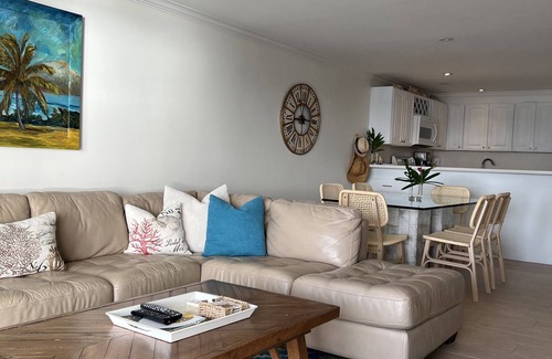 Seven Mile Beach Eigentumswohnung | 3 Schlafzimmer / 2 Badezimmer Oceanfront Condo