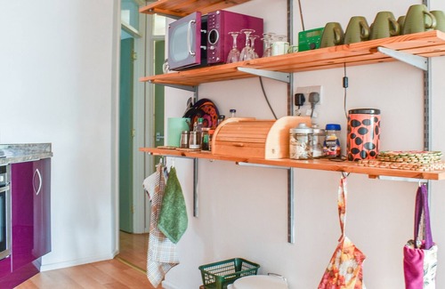 Thistley Green Hütte | 3 bedroom accommodation in Isleham, near Ely