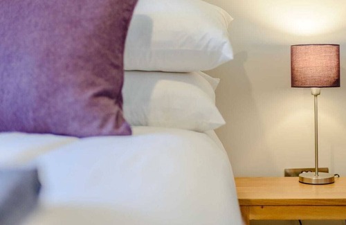 Redlynch Hütte | 3 bedroom accommodation in Redlynch, near Salisbury