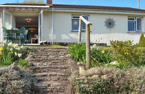 Blakeney Hütte | 3 bedroom accommodation in Blakeney Hill, near Lydney, Forest of Dean