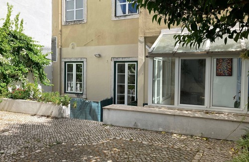 Sao Bento Wohnung | 3 bedroom apartment with courtyard in Praça das Flores
