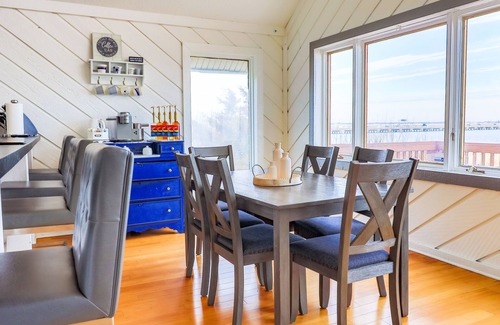 Willoughby Spit Haus | 3-Bedroom; Beach front Bungalow in Norfolk, VA