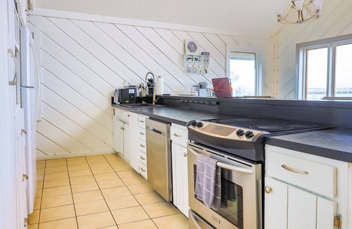 Willoughby Spit Haus | 3-Bedroom; Beach front Bungalow in Norfolk, VA