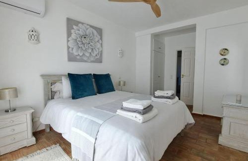 Praia da Luz Haus | 3 bedroom Beach House in Luz