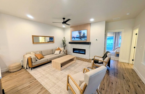 Cascade Eigentumswohnung | 3-bedroom condo in charming Cascade with Hot Tub & Stunning River Views