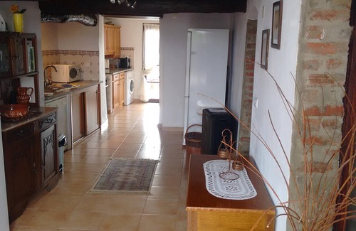Arganil Sonstige | Renoviertes Bauernhaus am Rande der Apfelplantage in Alagoa, Arganil 1,5 km