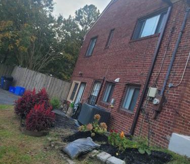 Hillandale Haus | 3 Bedroom guest suit in 1st level Silver Spring Maryland