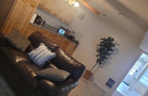 Hillandale Haus | 3 Bedroom guest suit in 1st level Silver Spring Maryland