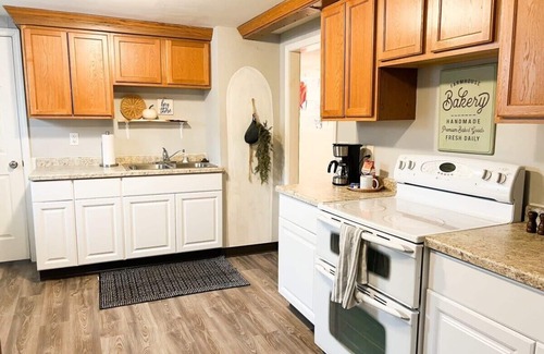 Roosevelt Wohnung | 3 Bedroom Hideaway near NDSU and Downtown Fargo