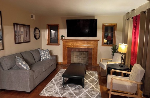 Niles Haus | 3 bedroom home