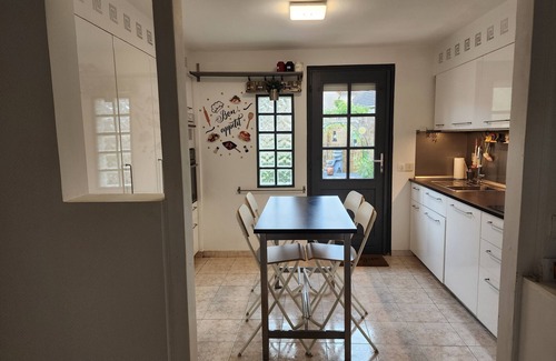 Pontault-Combault Haus | 3-bedroom house surrounded by a garden near Paris and Disney