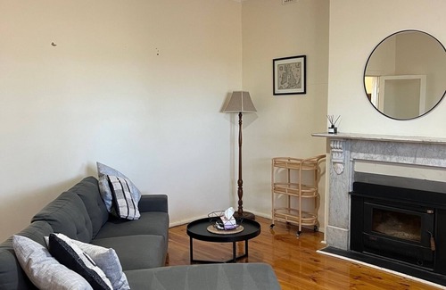 Napperby Haus | 3 Bedroom House, heating & cooling -17kms to Port Pirie - Pet Friendly.