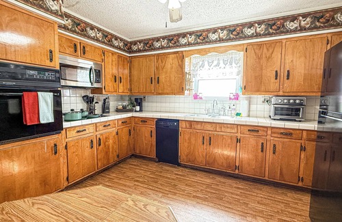 Deming Haus | 3-bedroom house in delightful Deming with WiFi, AC. Start your vacation now