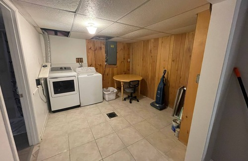 Moorhead Haus | 3-bedroom house in Moorhead in nearby colleges